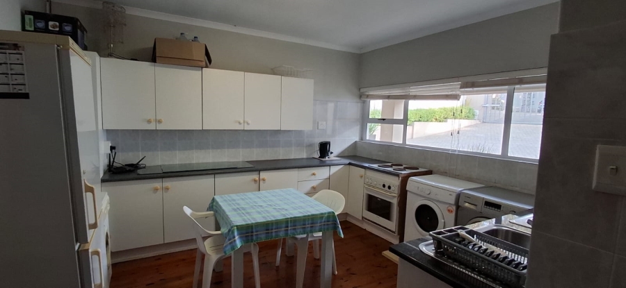 7 Bedroom Property for Sale in Bonza Bay Eastern Cape